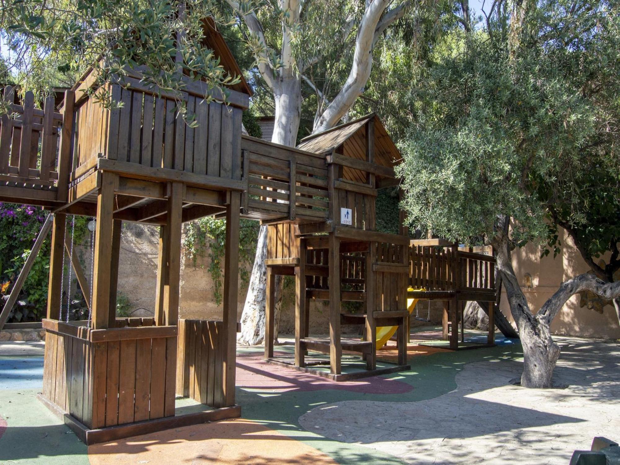 Wooden With Parking